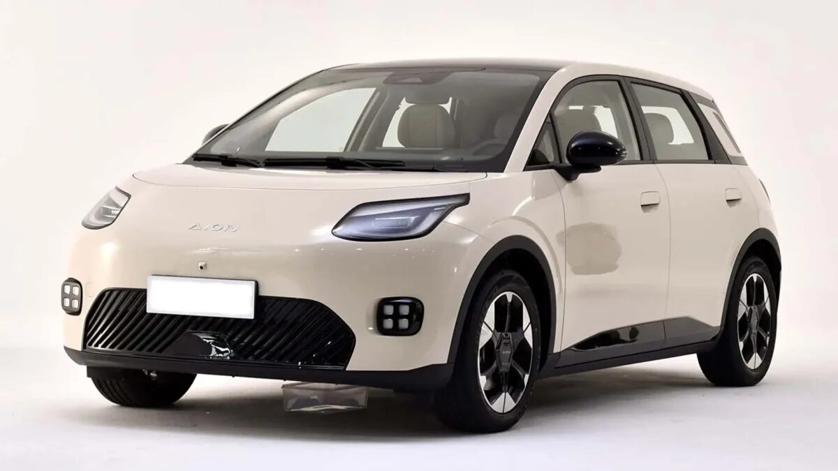 GAC Aion UT custa R$ 139.990 e oferece potência que rivaliza com SUVs maiores
