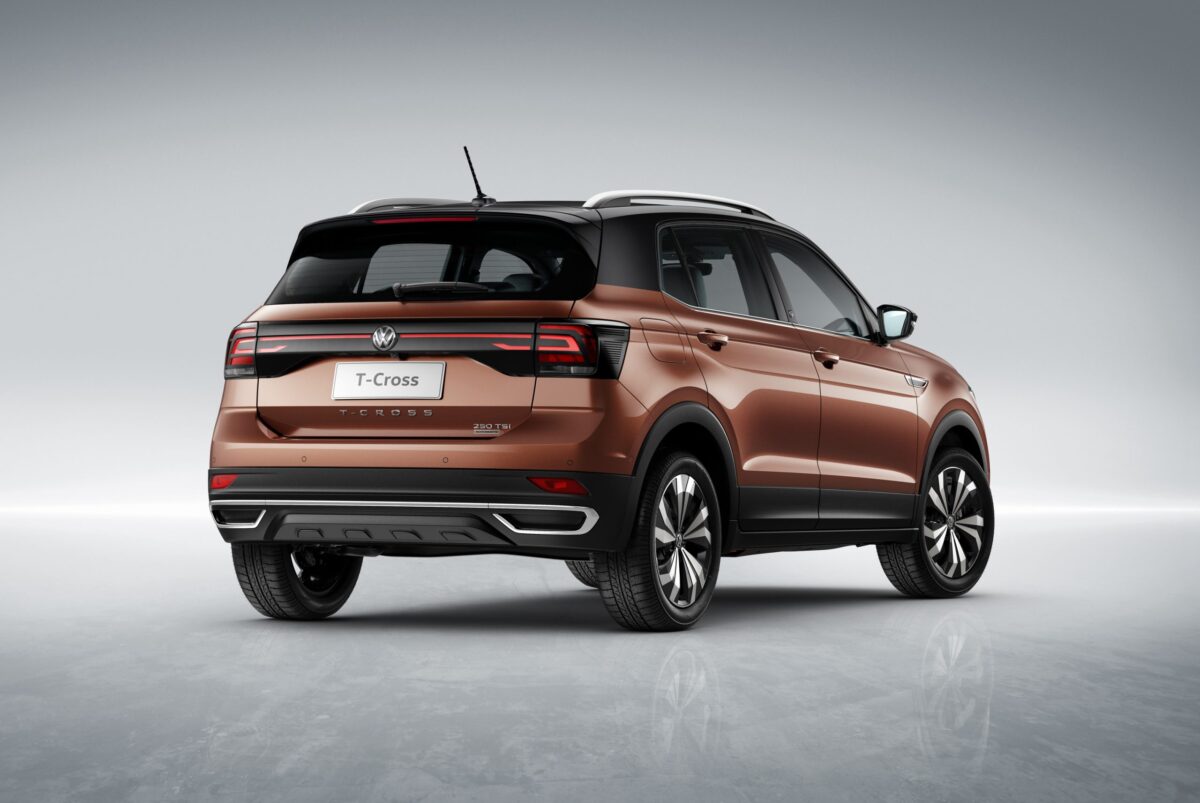Volkswagen T-Cross de R$ 141.665 enfrenta Fiat Fastback de R$ 137.551