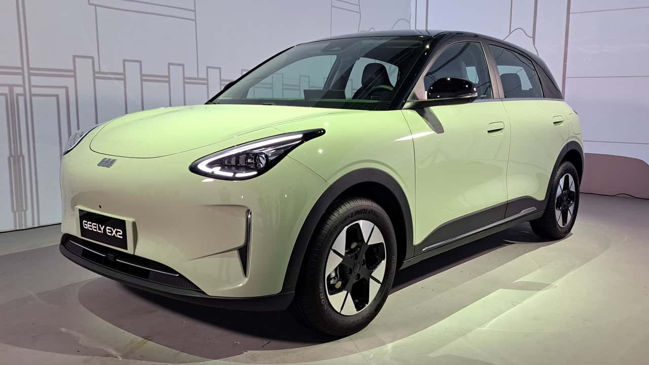 Enquanto Dolphin Mini e Spark brigam, hatch de 289 km rouba a cena