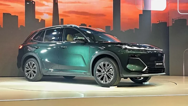 Geely EX5 EM-i chega para pressionar grande rival BYD.