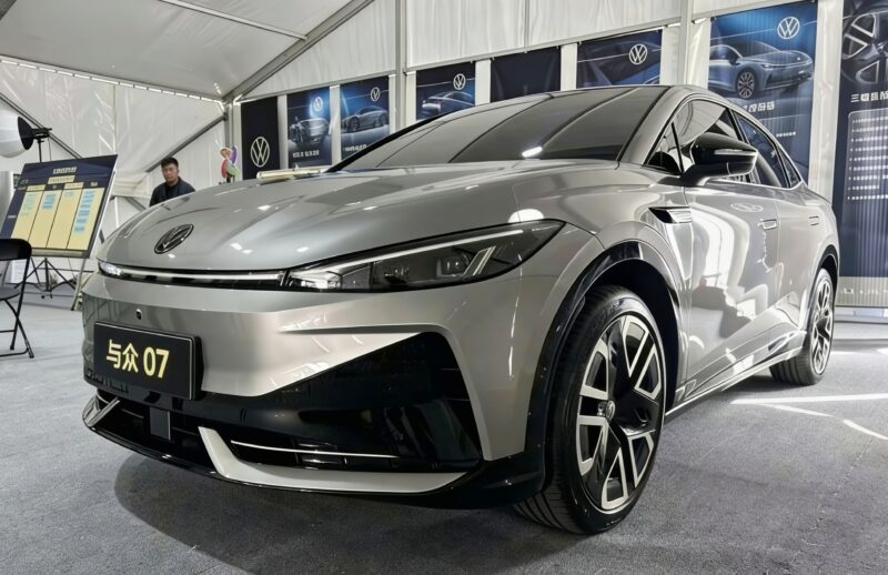 Sedã elétrico de R$ 81.900 chega para bagunçar o mercado em 2026