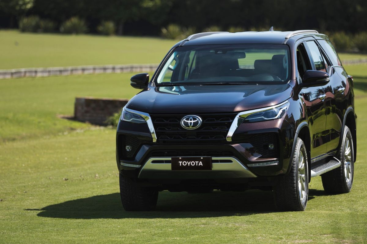 Toyota SW4 em um campo