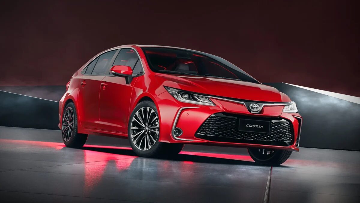 Toyota Corolla de R$ 71.900 faz 12,6 km/l e desafia Fiat Mobi e Kwid baratinhos