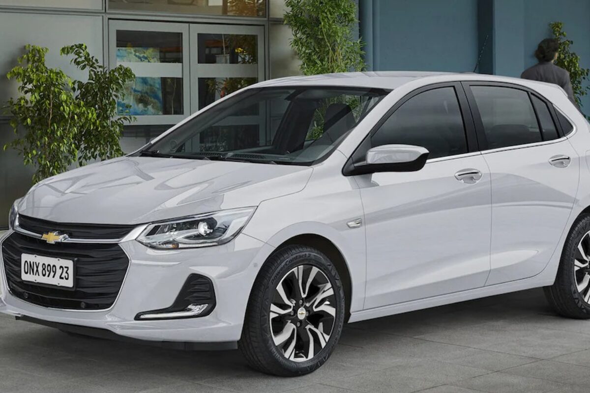 Chevrolet Onix ganha destaque entre os elétricos da BYD.