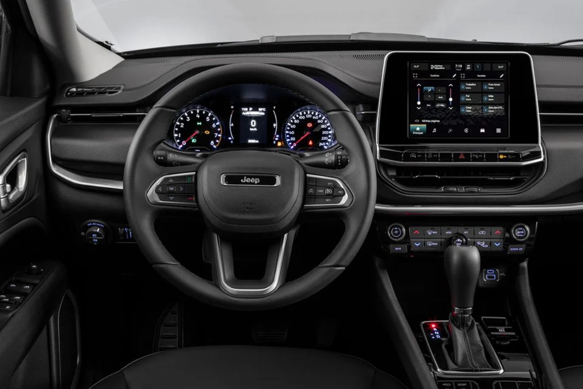 Interior do Jeep Compass
