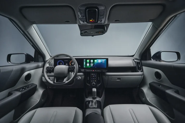 Hatch da Hyundai chega por R$ 99.990 e pressiona Chevrolet Onix
