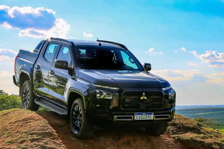 Mitsubishi Triton GLS 2027