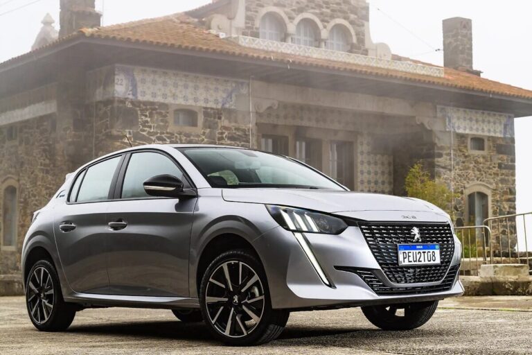 Peugeot 208 automático ficou mais barato do que um manual.
