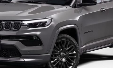 Stellantis chama 955 mil carros no exterior por falha na câmera de ré; Compass 2026/2027 está na lista