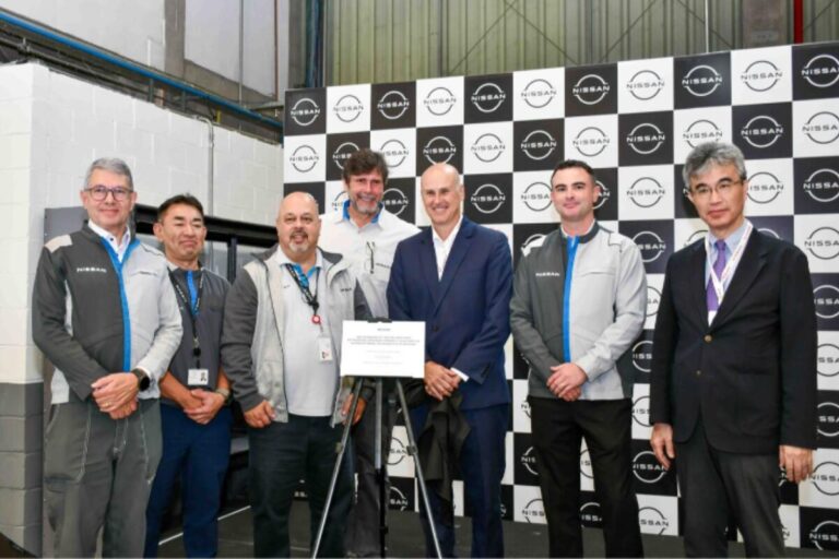 Nissan está investindo pesado em novas tecnlogias no Brasil, fortalecendo o mercado de trabalho.