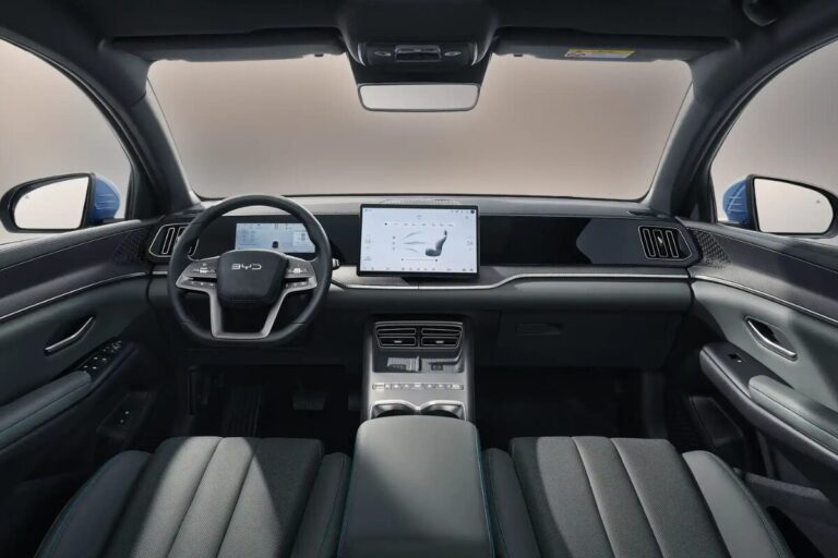 A BYD lança novo carro flex e chama atenção por detalhe inovador.