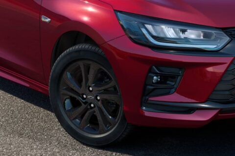 Onix turbo faz 17,7 km/l e abre 2,3 km/l sobre Kwid na estrada