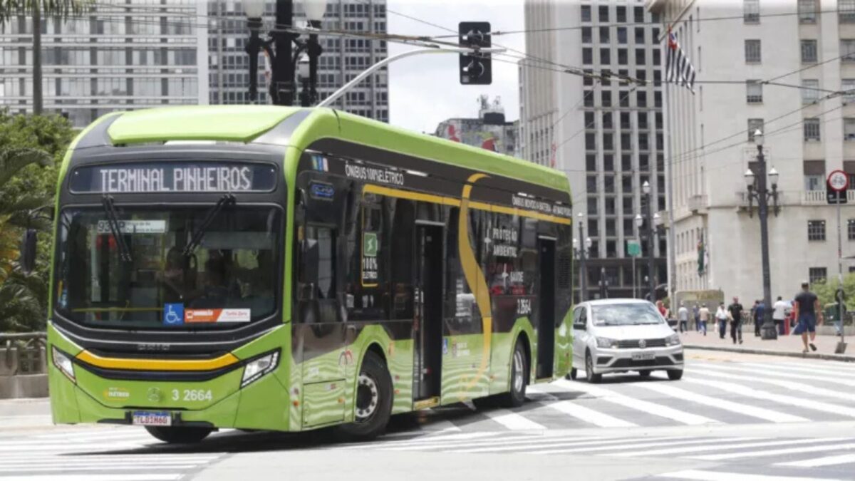 Ônibus elétrico
