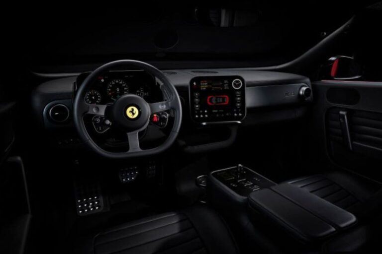 Ferrari Luce é um carro de luxo e que chama atenção por onde passa.