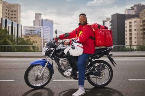 Entregador do iFood pode financiar moto 0 km de até R$ 30 mil em 48 meses pela CAIXA