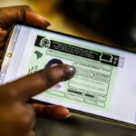 Transferência de usados pelo app CNH é prevista para novembro e mantém vistoria, mas registro fora de 30 dias gera multa de R$ 130,16 pelo art. 233 do CTB sem pontos