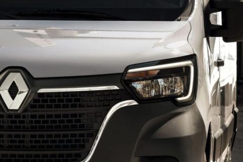 Renault Master fica R$ 61.930 mais barata e cai a R$ 255.660 até 31 de agosto