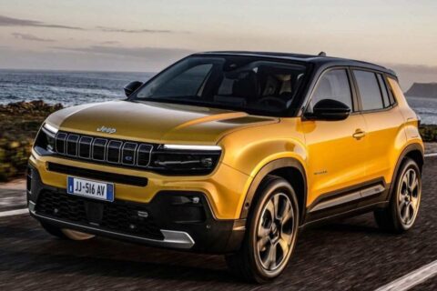 Avenger esgota 1.000 carros de R$ 114.990 e sobe R$ 5 mil; ainda fica R$ 10 mil abaixo do Renegade