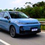 Leapmotor B10 Ultra-Híbrido chega a R$ 179.990 e fica R$ 20 mil abaixo do Song Pro GS