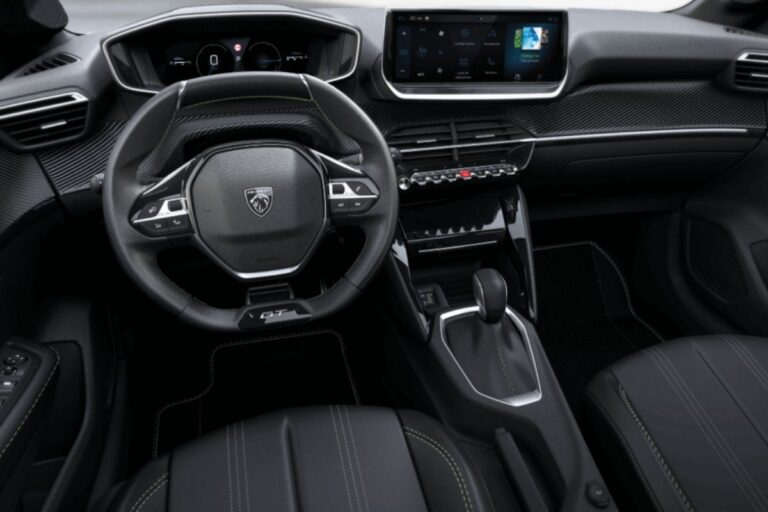 Peugeot 2008 Active Turbo 200 AT