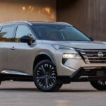 Nissan adia X-Trail híbrido de 7 lugares para o 1º trimestre de 2027 no Brasil e prepara SUV com 2 assentos a mais que Toyota RAV4 e Chevrolet Equinox