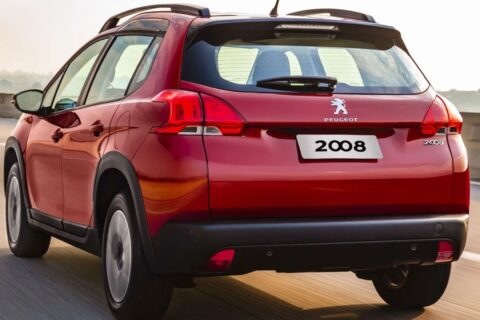 Peugeot 2008 Allure AT 2018 vale R$ 54.676 em outubro, R$ 5.721 menos que Ford EcoSport SE e R$ 18.516 abaixo do Nissan Kicks S entre SUVs compactos automáticos