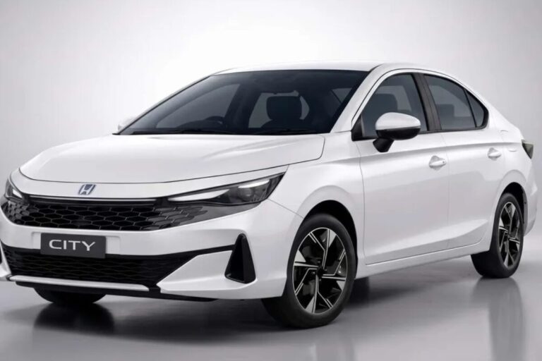 Honda City RS branco, de frente