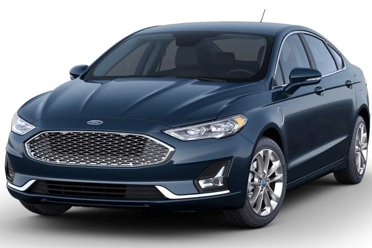 Ford Fusion na cor azul
