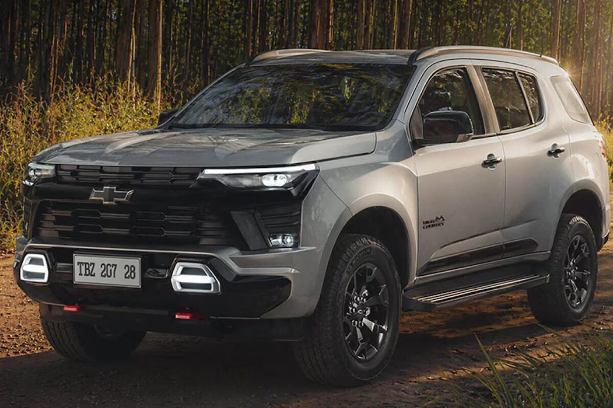 Trailblazer na estrada de terra, mostrando força e potência